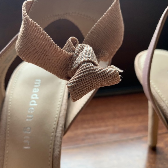 MADDEN GIRL Women's 4" Strappy Heel Suede New. Worn Once. Size 8 - Picture 8 of 11